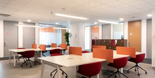 Regus_Bisceglie5243_Milan_Italy__Coworkingarea_wighoutpeople_09_RET