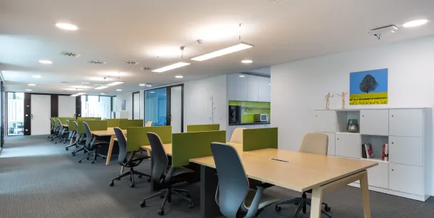 Regus_Colonius_Carre_Germany_Coworking_Area_WithoutPeople